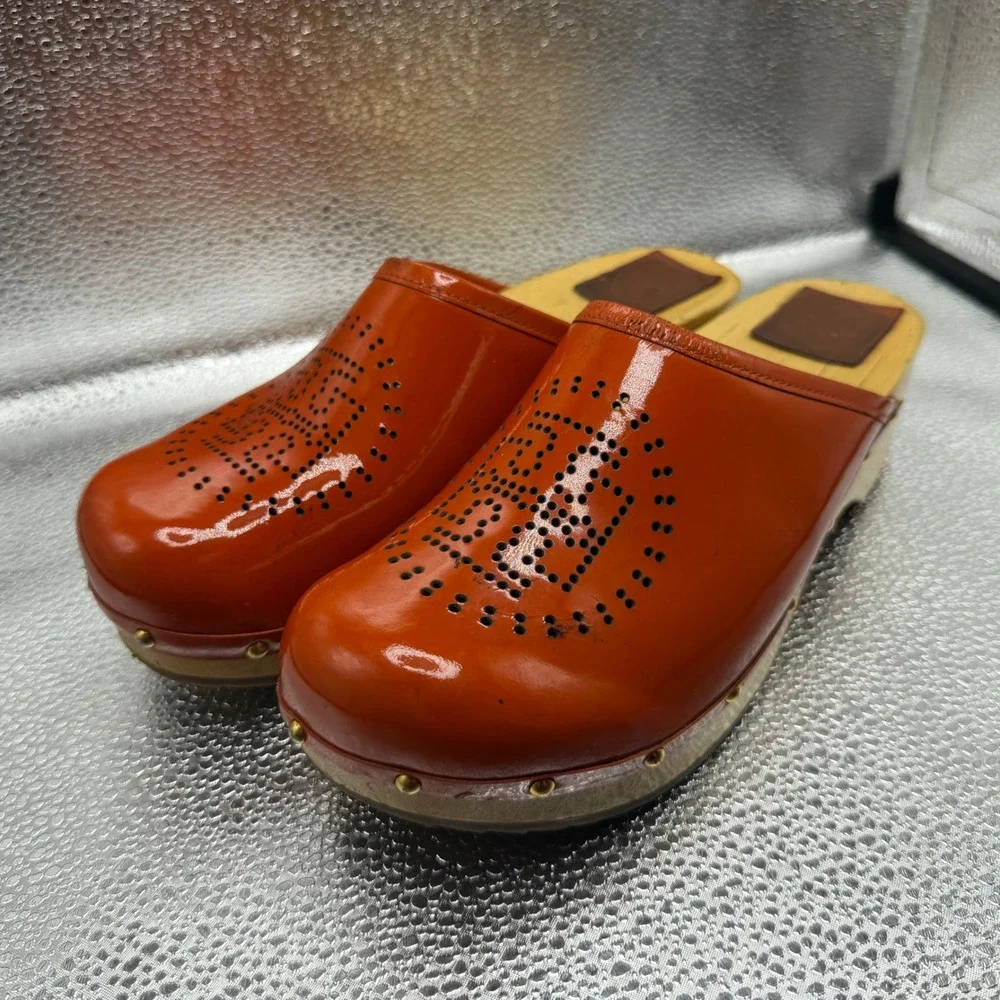 Size 8.5 Tory Burch Clogs Women Orange Excellent Perforated Logo Wooden Mules